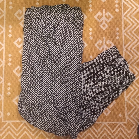 Navy Silky Cropped Pixie Pant