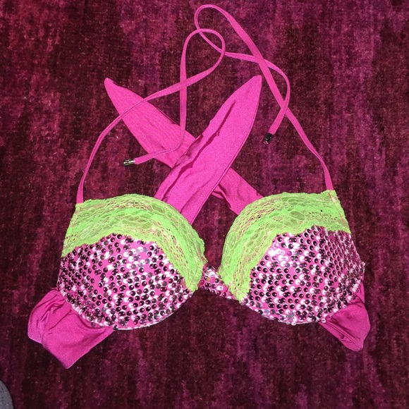 BEACH BUNNY NEVER WORN BIKINI TOP
