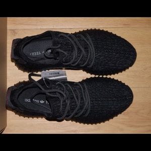Black yeezy boost 350