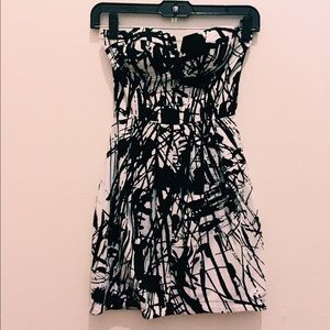 Black and white print strapless dress