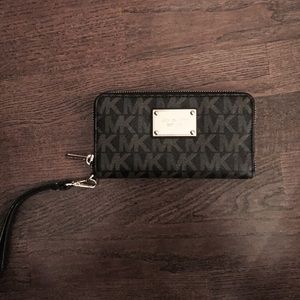 Michael Kors Wristlet, Brown