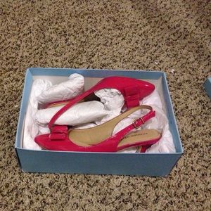 Antonio Melani hot pink kitten heels