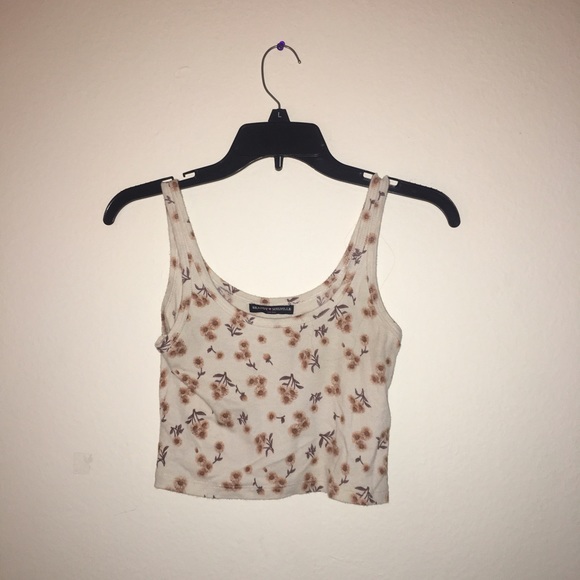 Brandy Melville crop top super rare chiyo top