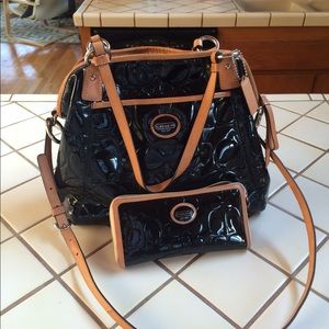Coach purse and wallet