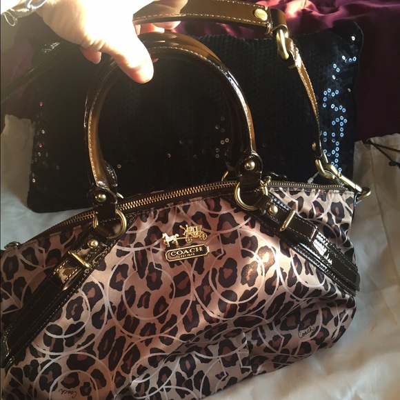 RARE Cheetah Print Coach Purse & Wristlet - Picture 3 of 4