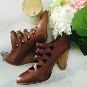 Vintage Looking Brown Buckle Heels