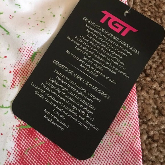 🌹Print Leggings  $50 One size fits all  (S - L)👖 - Picture 2 of 2