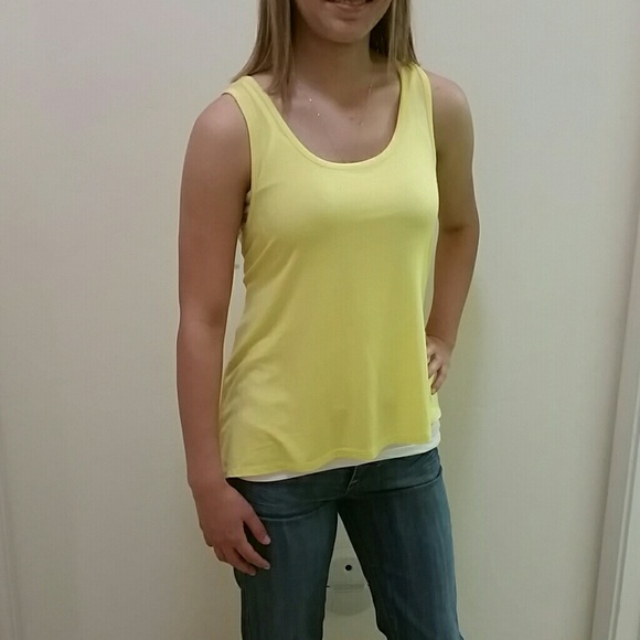 ☀️Really cute yellow top☀️