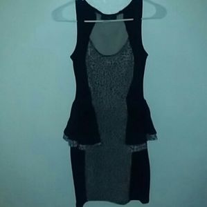 Bodycon Cheeta midi dress with side ruffles