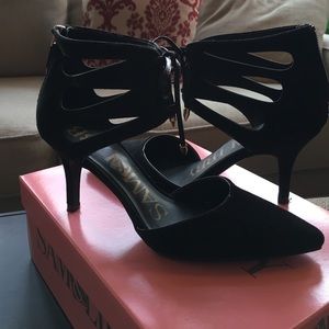 Sam & Libby black heels