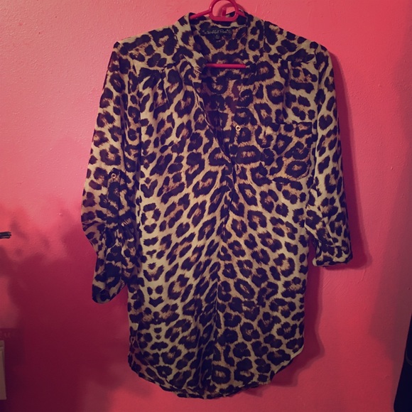 🐯Low high Cheetah print top