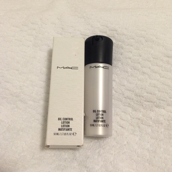 โSOLDโ๐Mac Oil Control Lotion๐ - Picture 2 of 4
