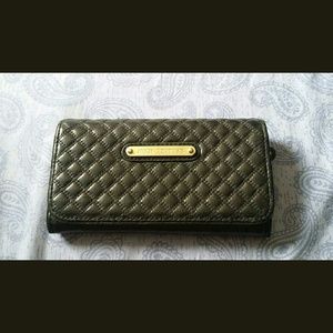 JUICY COUTURE BLACK LEATHER QUILTED WALLET