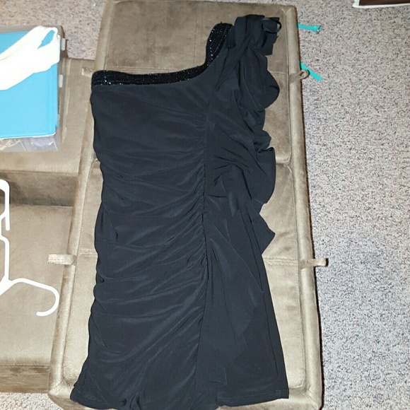 Black one shoulder body con dress - Picture 2 of 4