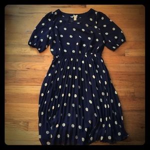 Super cute, old fashioned dress