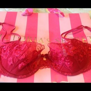 💞Victoria Secrets Angel bra NWOT size 36B💞