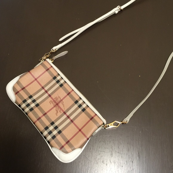 Burberry Handbags - Burberry Wristlet & Crossover
