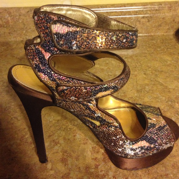 Heels - Picture 3 of 3