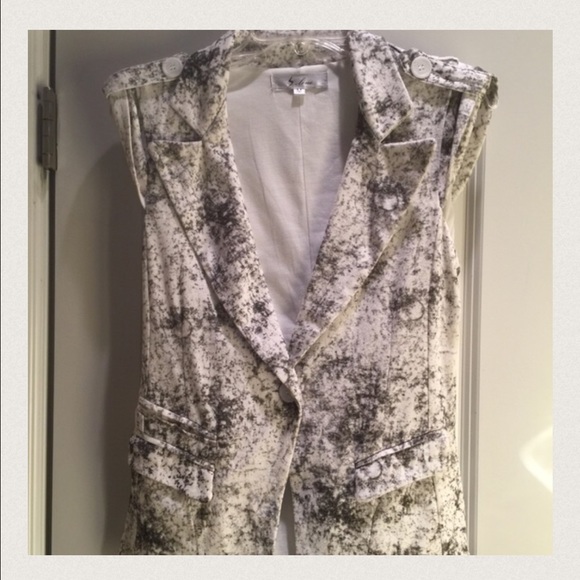Stylish vest top - Picture 1 of 3