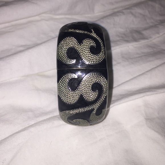 Bangle bracelet o/s