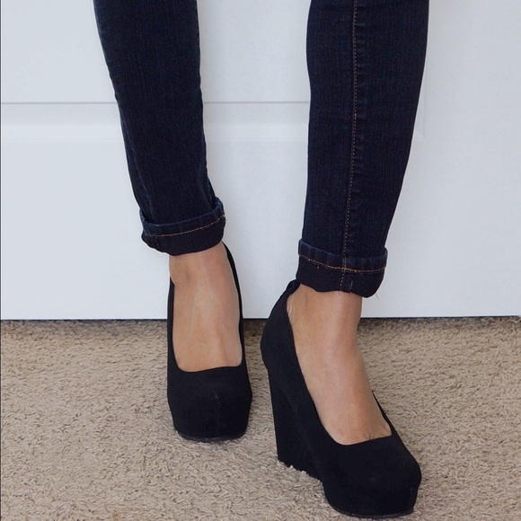 Elle Shoes - Elle All Black Suede Wedges