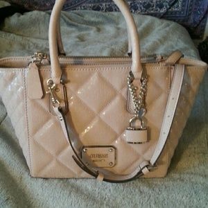 Brand New Quilted Guess Zip Tote