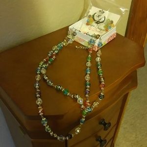 PREMIERE DESIGNS  Necklace and earing set