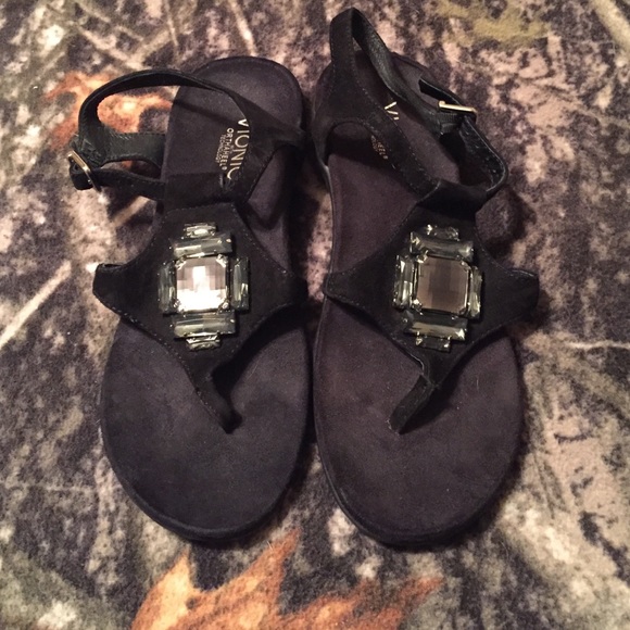 Vionic black sandals