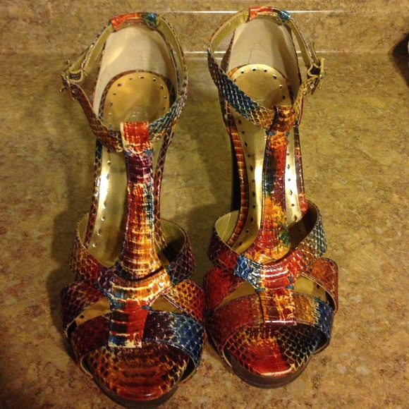 Open toe chunky heels