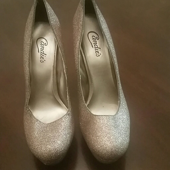 Shoes - Picture 1 of 3