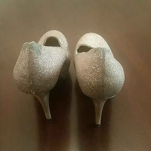 Shoes - Picture 2 of 3