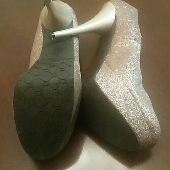 Shoes - Picture 3 of 3