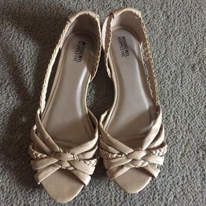 Tan flats