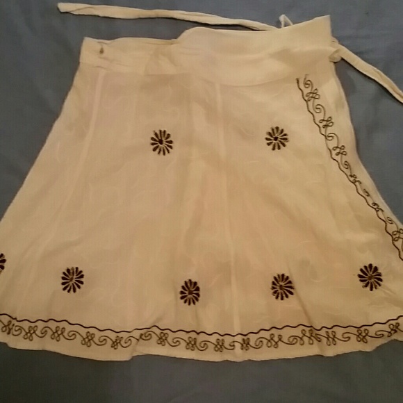 Free size wrap skirt
