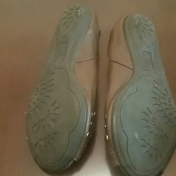 Shoes - Picture 2 of 3