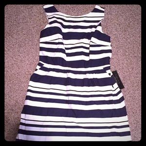 Limited sleeveless A line dress with pockets