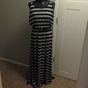 Black & gray long, sleeveless maxi dress