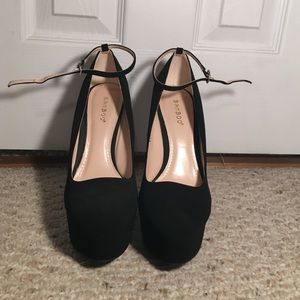 Black wedged high heels