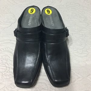 Aerosoles Black Mule