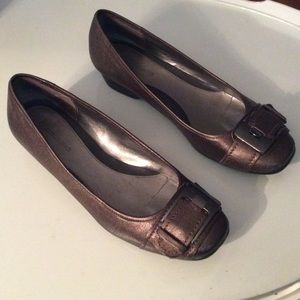 Bronze shoes