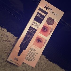 Anti aging waterproof concealer