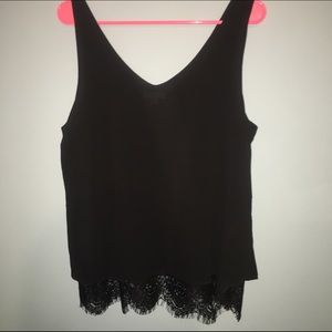 Oversize tank with lacy hem
