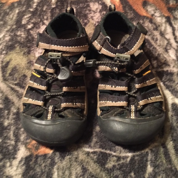 Toddler Keens, size 10