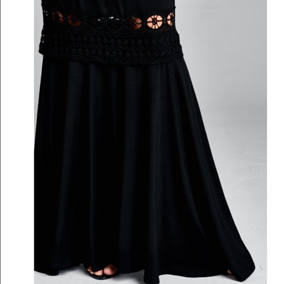 ⏰24 HOUR SALE⏰ Embroidered Maxi Skirt - Black - Picture 2 of 2