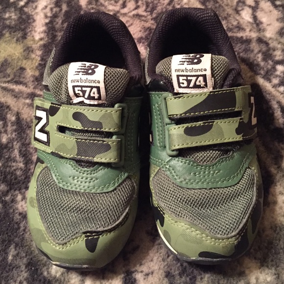 Toddler size 10 W camo New Balance