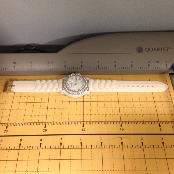 Geneva Watch - Picture 3 of 4