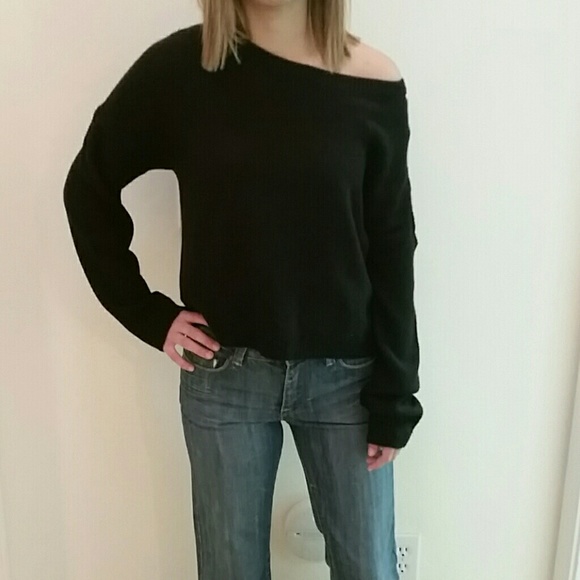 Black comfy boxy sweater