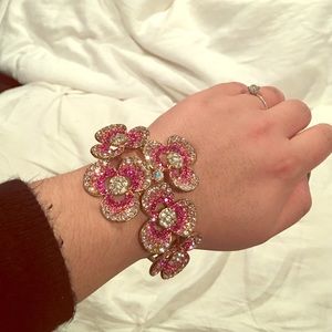 Flower bracelet with rhinestones