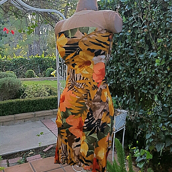 Strapless w/ BOOBIE SUPPORT. SUMMER/SPRING DRESS! - Picture 3 of 4