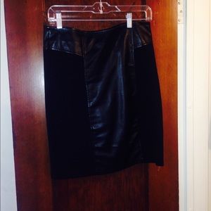 🔴 3/$15 faux leather Pencil skirt